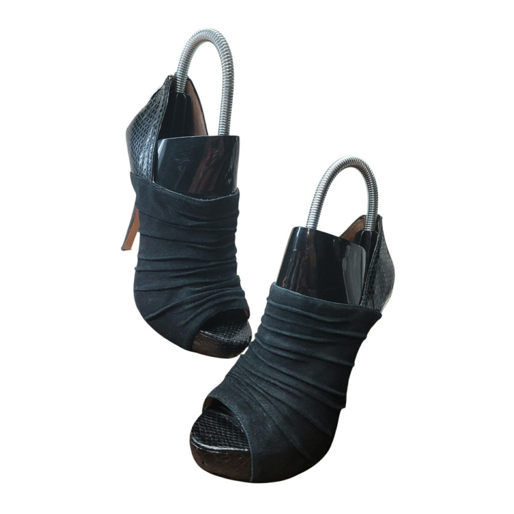 Vince Camuto "Miki" Black Leather/Suede Shooties Size 6B/36